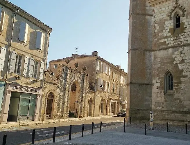 De La Cathedrale 2 Apartment Lectoure